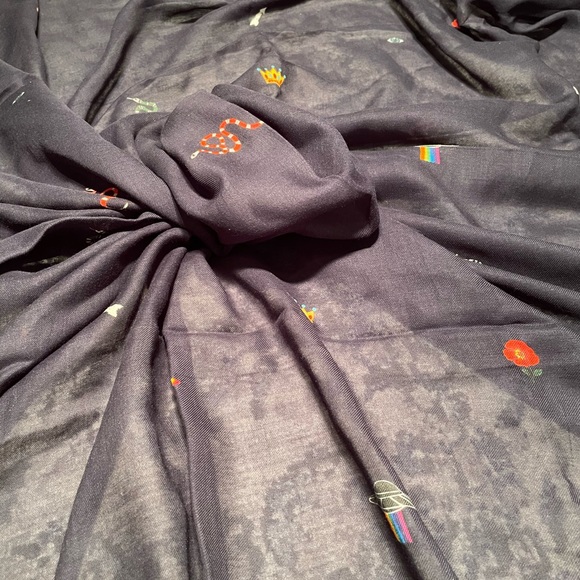 Gucci Scarf - Picture 8 of 9